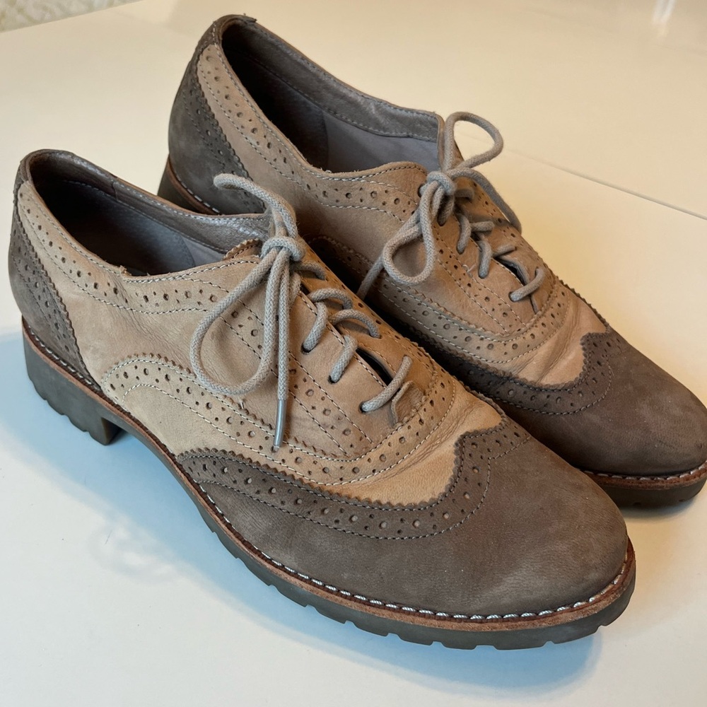 7.5 Sperry Women's Two-Toned Taupe Oxford Loafers